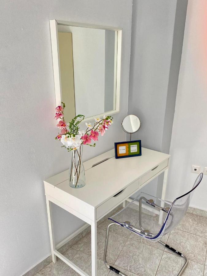 Paraskevi'S Apt - City Center W/ Lovely Park View Rhodes City Exterior foto